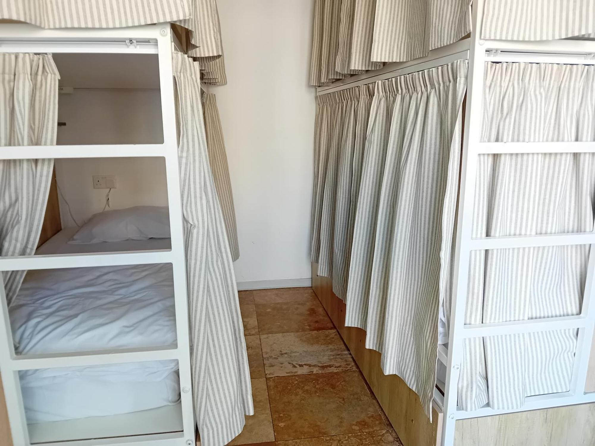 Follow The Sun Boutique Hostel - Pool, Breakfast & Sea Views San Julián Exterior foto